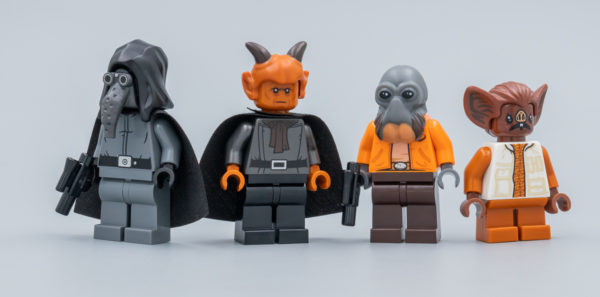 ▻迅速にテスト済み：LEGO Star Wars 75290 Mos Eisley Cantina-HOTH